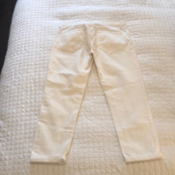 Gap mid rise distressed white jeans - Picture 2 of 2